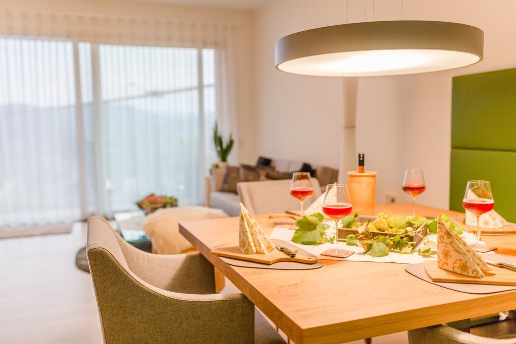 Wohnen Im Wein Apartment Ehrenhausen Luaran gambar